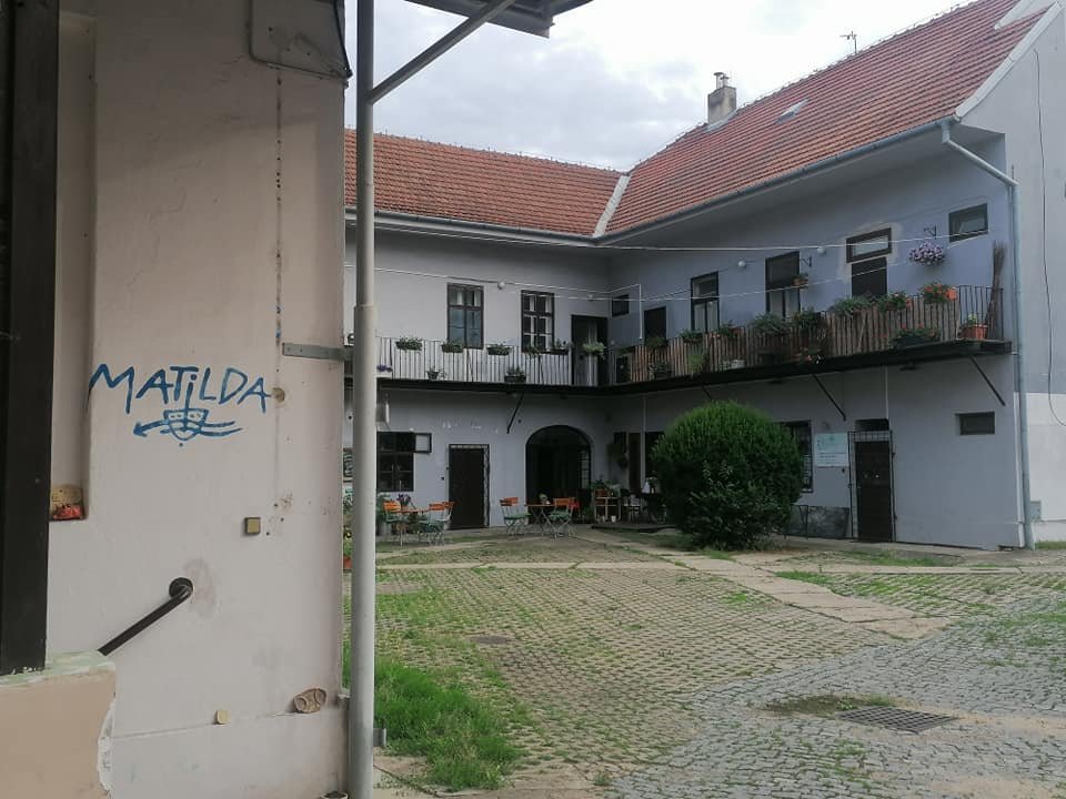dílna dvorek