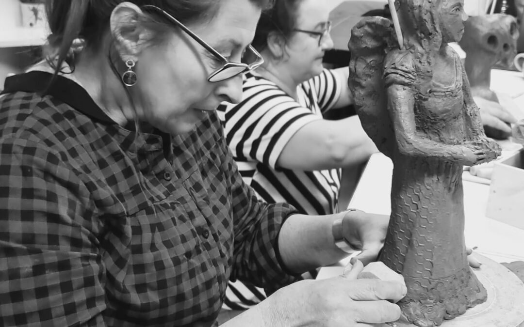 👥Keramický víkend: Sochařina pro začátečníky – objekty, kachle, sošky (11+12/10- ZRUŠENO  …NOVÝ TERMÍN 6.+7.12.)