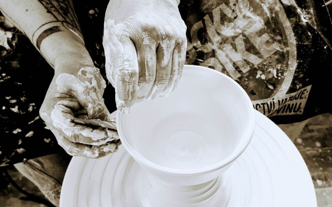 🌀 VÍKEND TOČENÍ NA KRUHU pouze PRO POKROČILÉ + možnost glazování  (28+29/3)